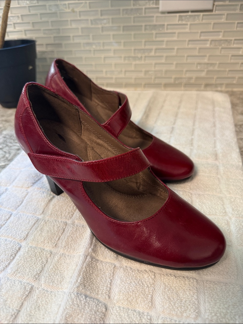 Aeropostale Dark Red/Burgundy Strap Mary Jane 3” Heels